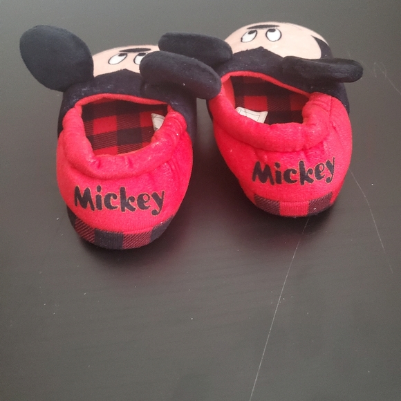 Mickey Mouse Slippers Toddler Boy - Picture 2 of 3